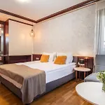 Hotel Ismena 4*