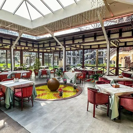 Hotel Ismena 4*