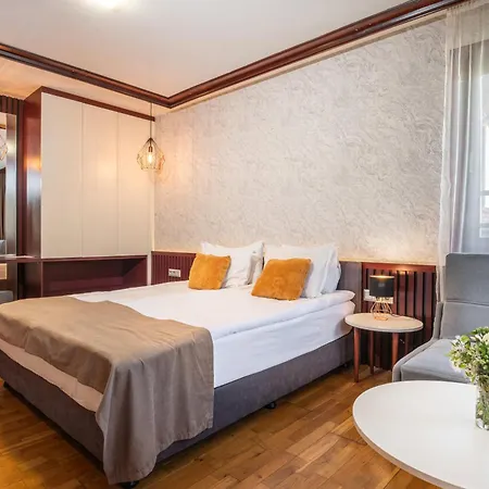Hotel Ismena 4*